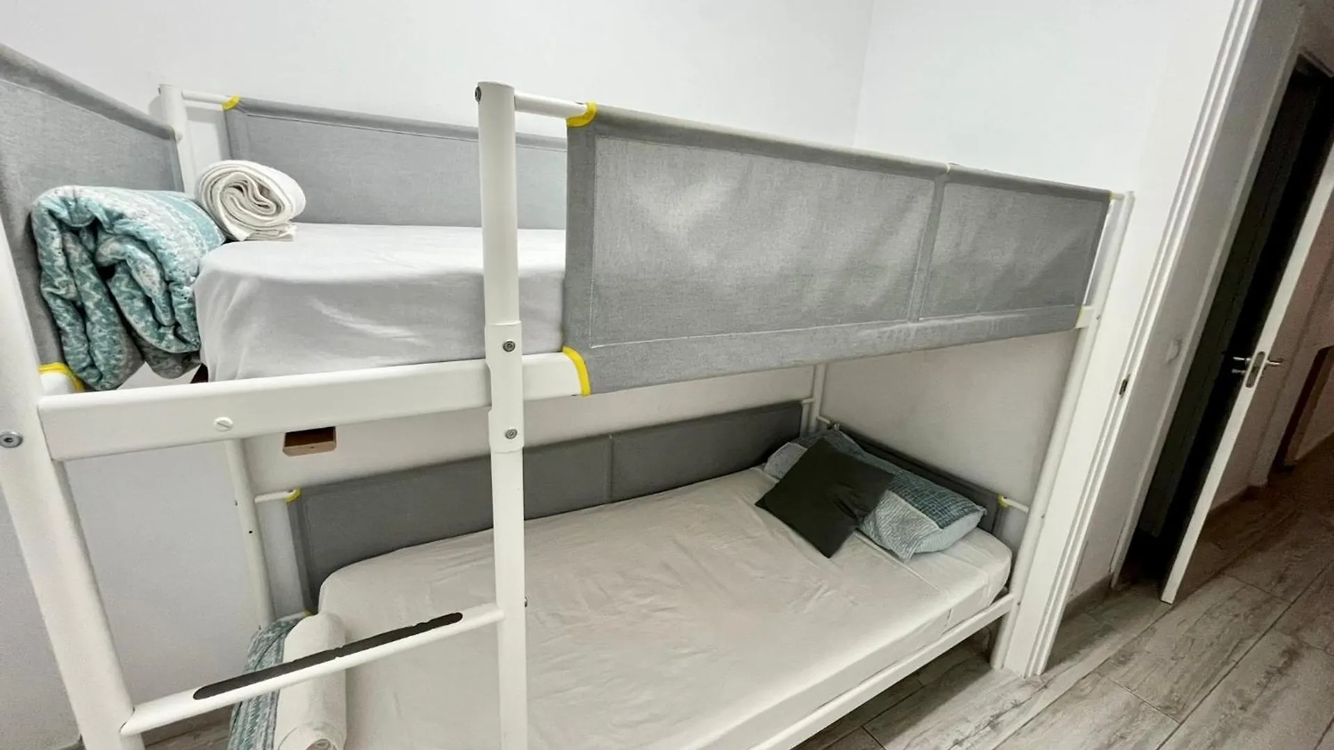 Apartamentos Estacions Malaga Apartment
